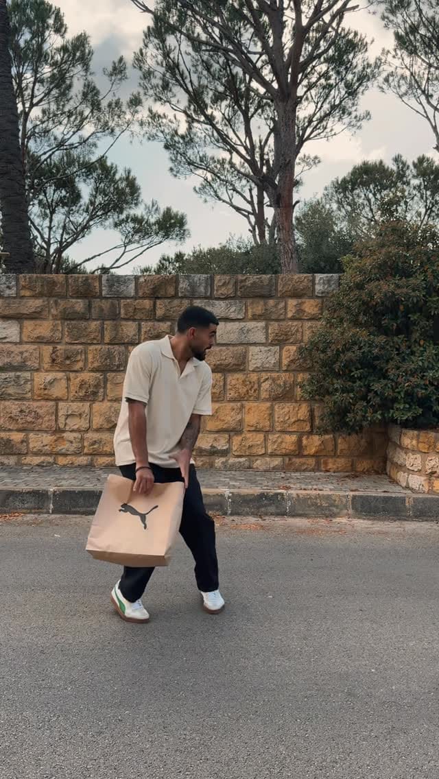 Post 6 by 𝗘𝗚 on Instagram (video)