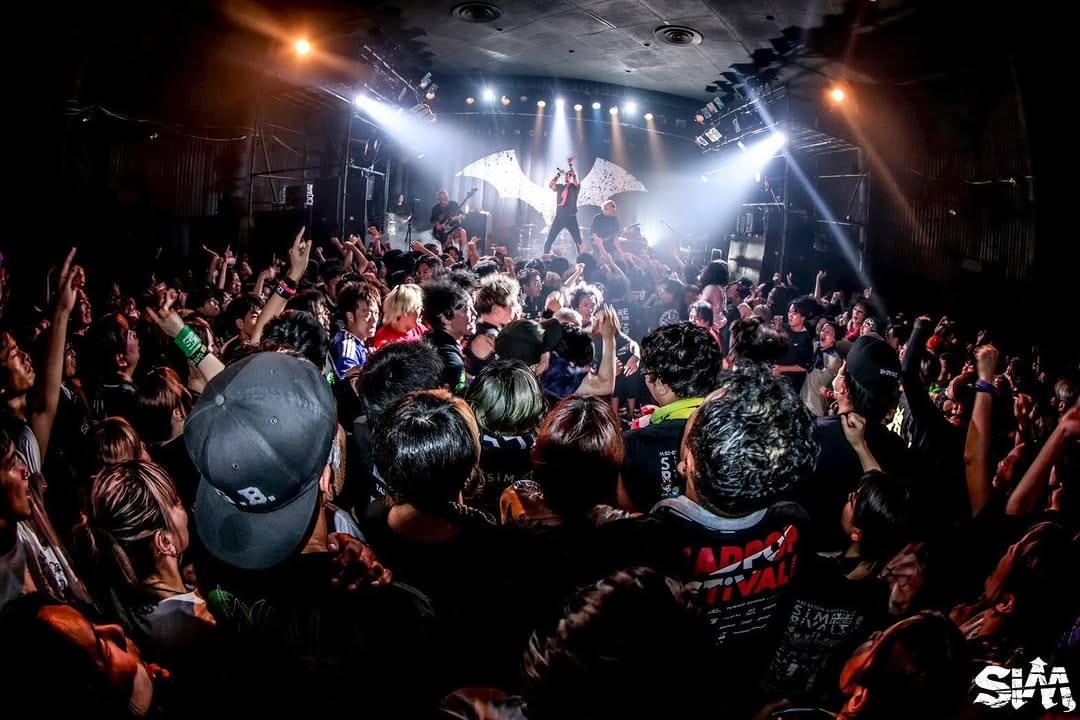 Post 2 by SiM on Instagram (image)