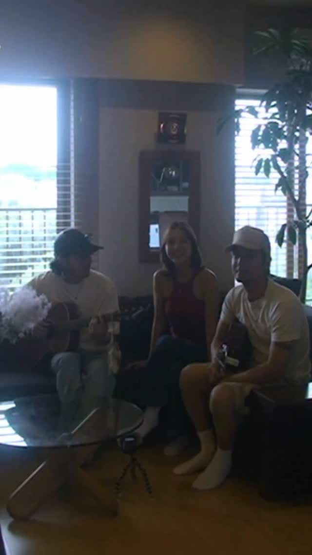 Post 2 by MUUDO🦋🦋🦋 on Instagram (video)