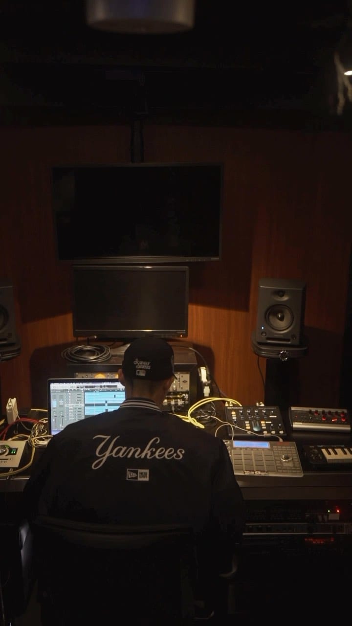 Post 10 by BIG-8 on Instagram (video)