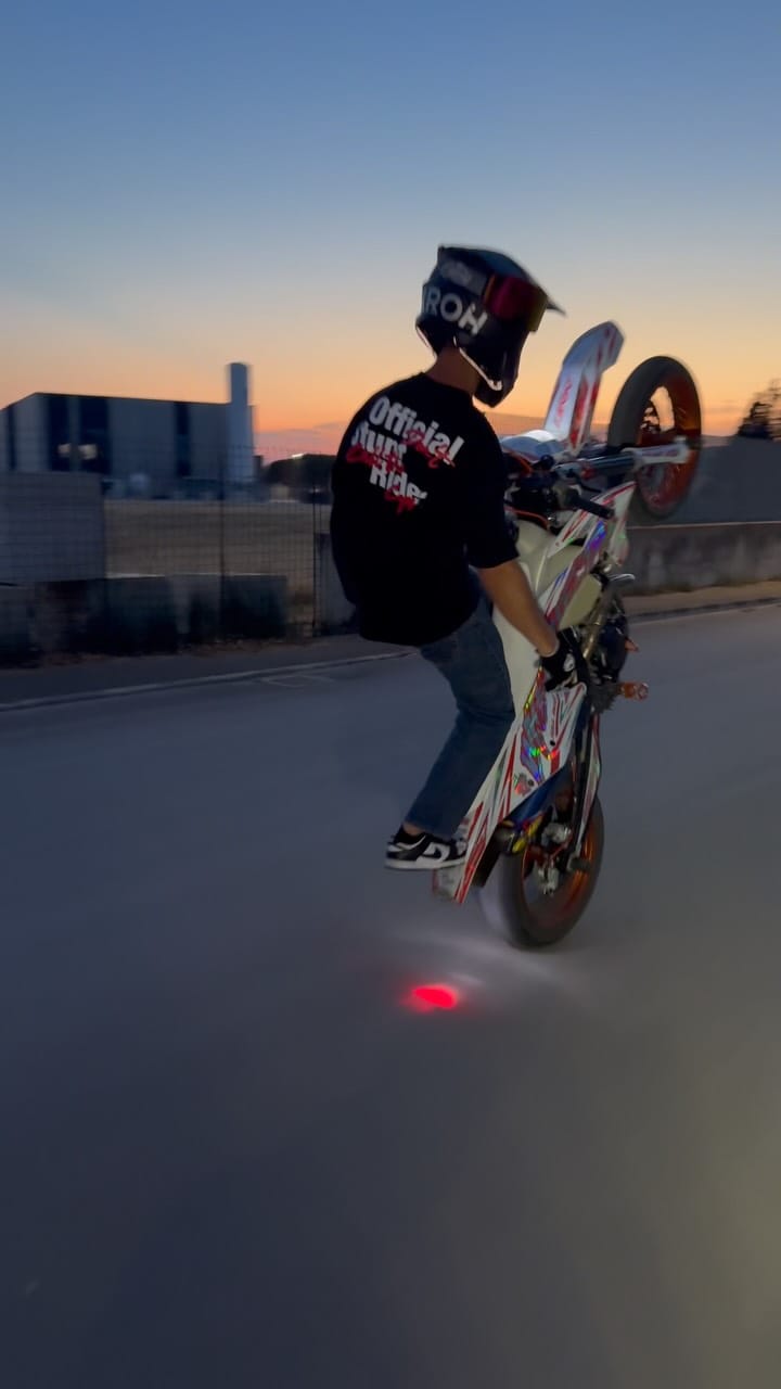 Post 3 by PIT🥕SUPERMOTO on Instagram (video)