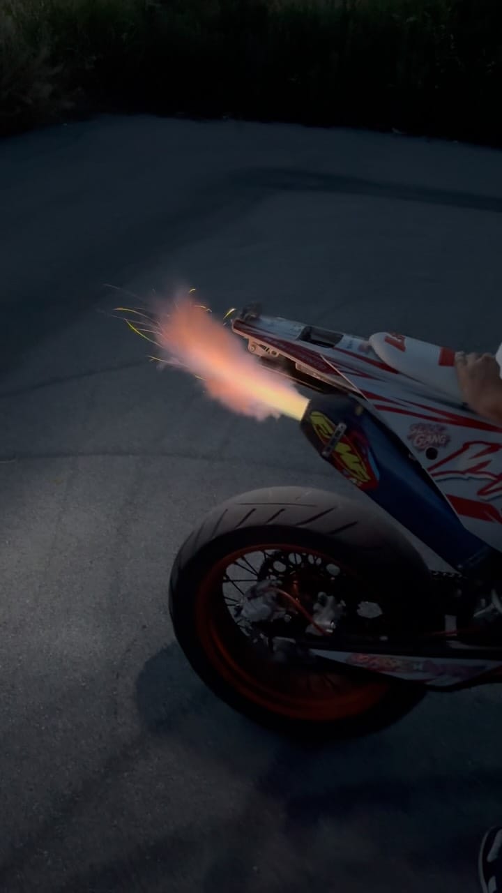Post 5 by PIT🥕SUPERMOTO on Instagram (video)