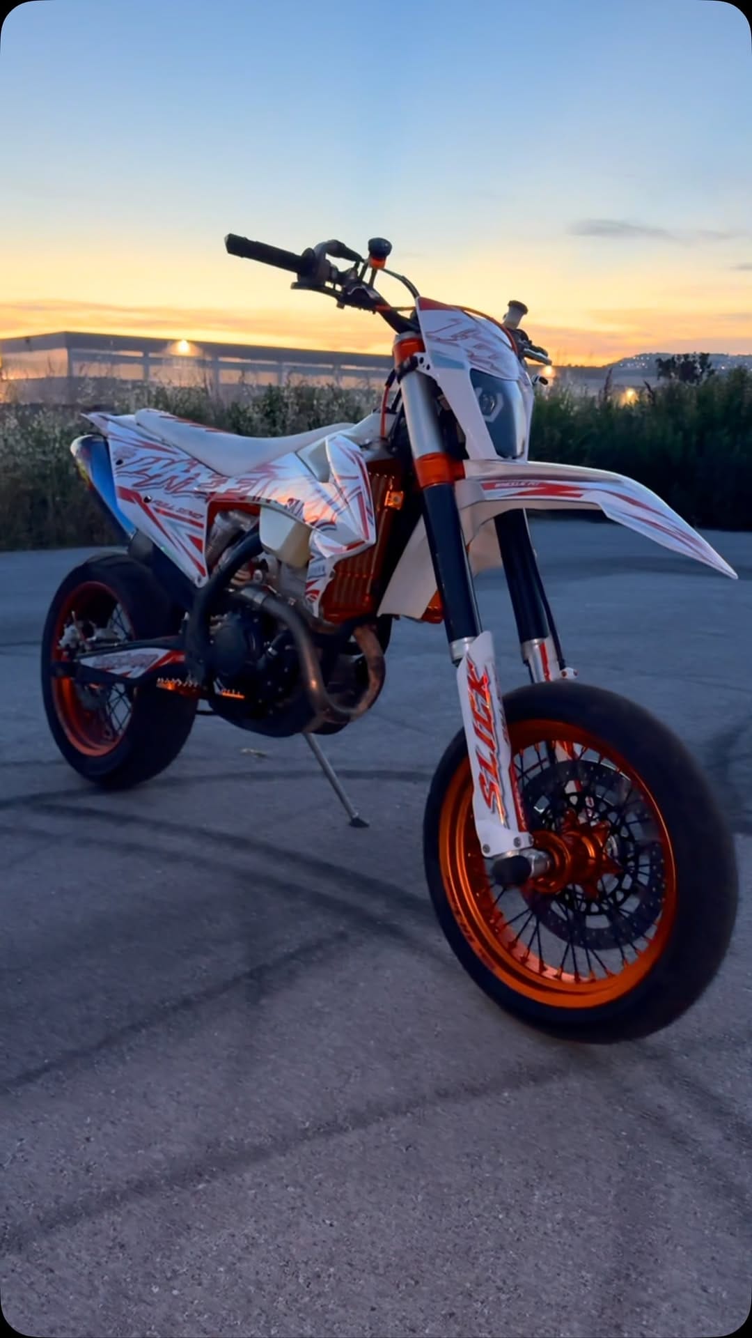 Post 7 by PIT🥕SUPERMOTO on Instagram (video)