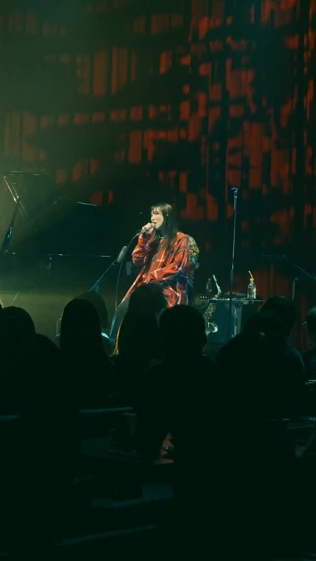Post 10 by kiki vivi lily on Instagram (video)