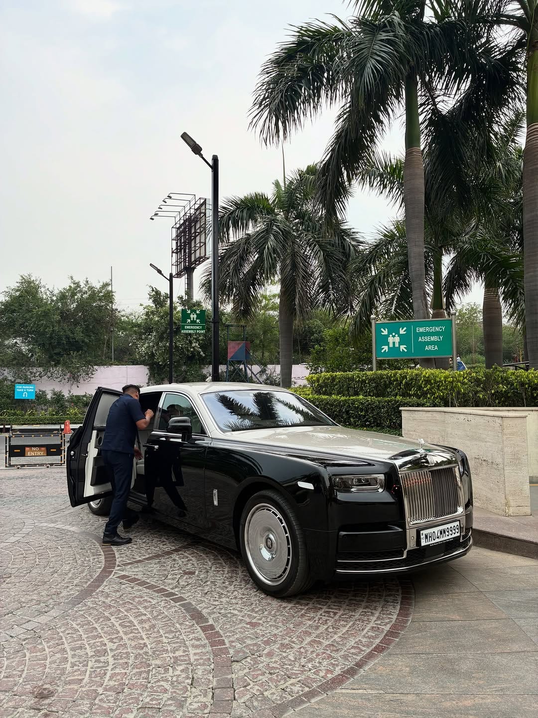 Post 2 by Delhisupercars 🇮🇳 on Instagram (carousel)