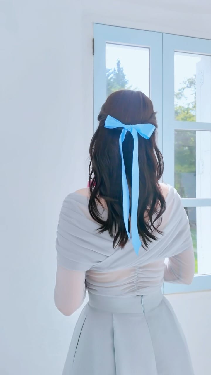 Post 6 by sana🦋【sajou no hana】 on Instagram (video)