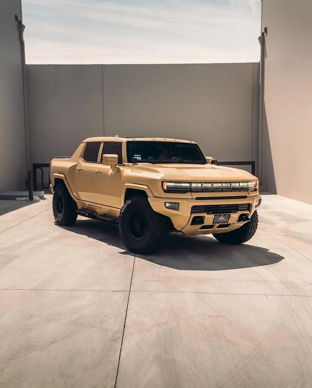 Post 8 by The SUV Culture™ on Instagram (carousel)