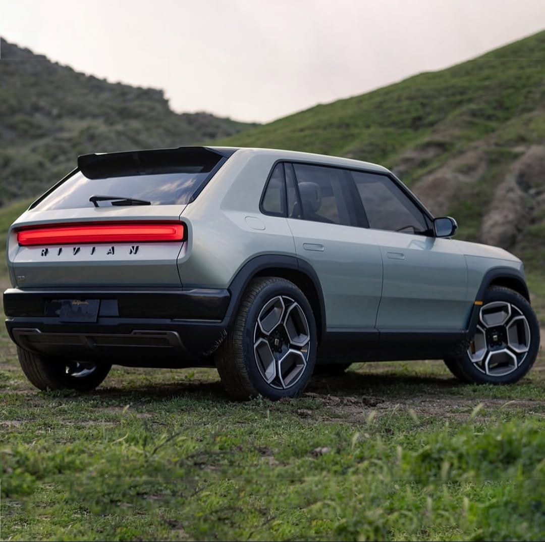 Post 5 by The SUV Culture™ on Instagram (carousel)