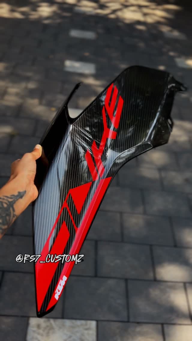 Post 8 by HYDRODIPPING | CUSTOM DESIGN | CUSTOMPAINT STUDIO | RESTORATION on Instagram (video)