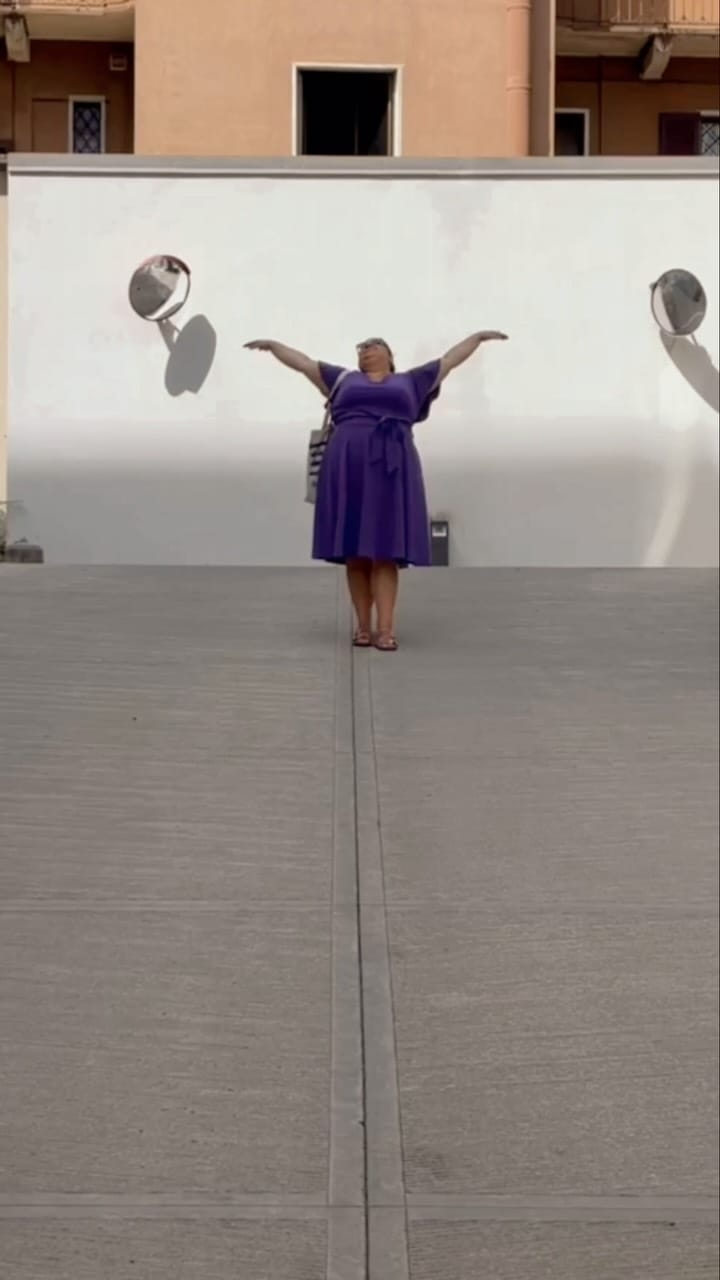 Post 4 by Stella Pecollo on Instagram (video)