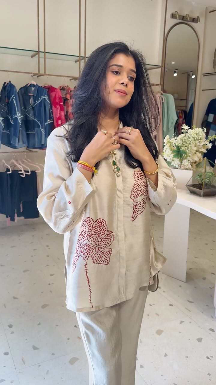 Post 9 by Shruti Jain | Designer | Stylist on Instagram (video)