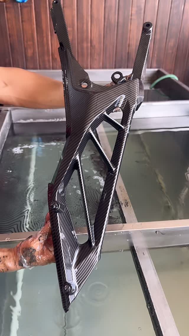Post 1 by Ink Floyd Hydrographics on Instagram (video)