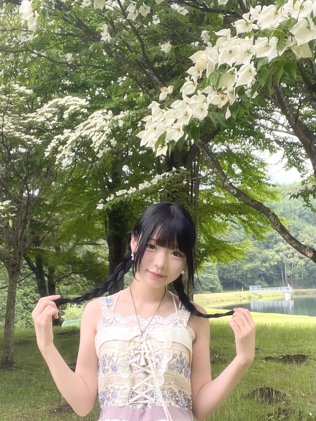 Post 4 by ＹＵＲＩ(ゆり 🎸♡) on Instagram (carousel)