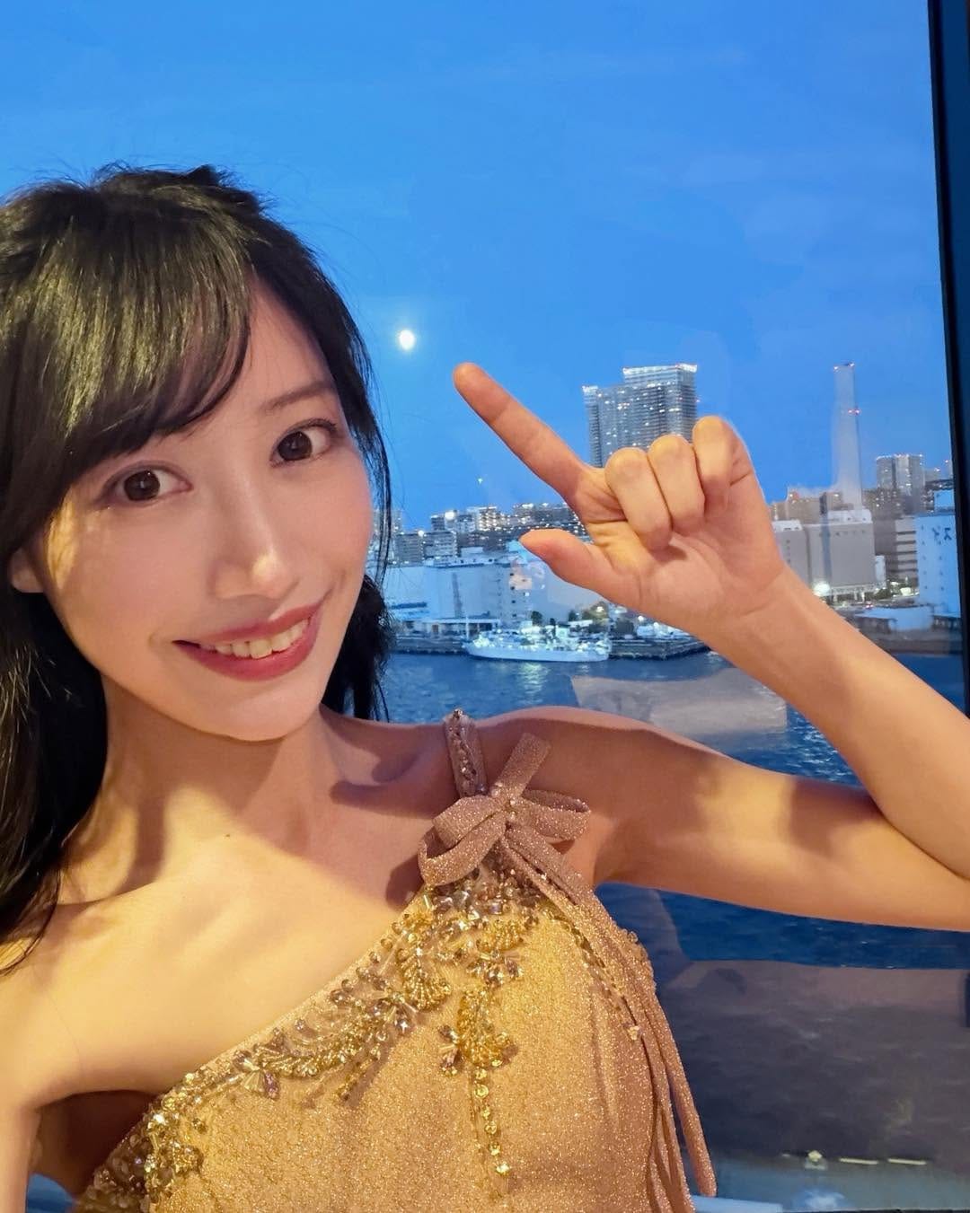 Post 5 by 小出はるな / Haruna Koide on Instagram (carousel)