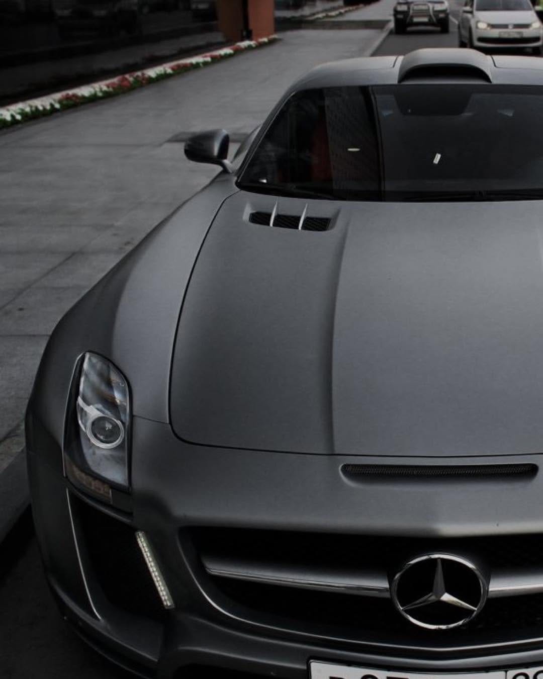 Post 3 by Mercedes-Benz Lovers on Instagram (image)