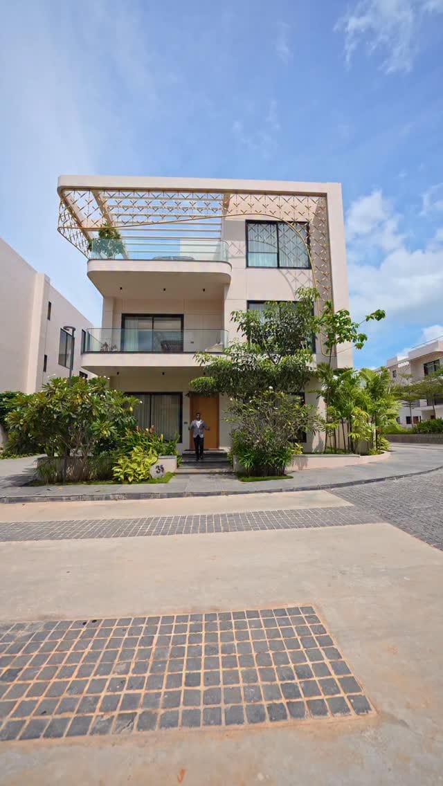 Post 10 by Vamsy Bovilla | Hyderabad Real Estate on Instagram (video)