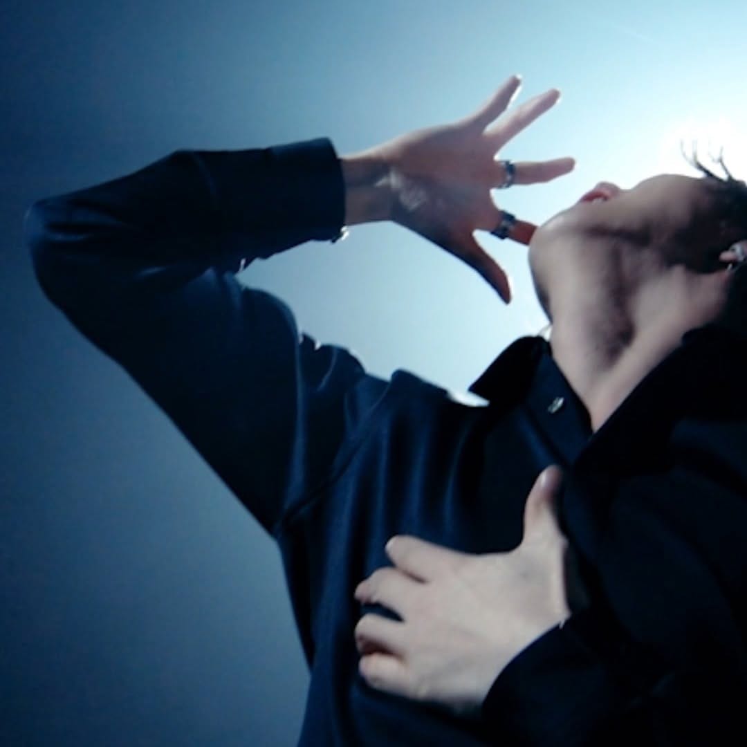 Post 8 by luz(ルス) on Instagram (video)