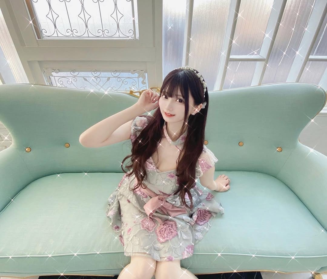 Post 9 by 𝕤𝕖𝕣𝕚𝕟𝕒໒꒱ on Instagram (image)