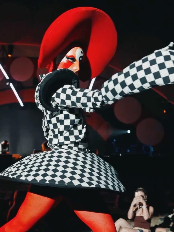 Post 4 by Hatis Noit on Instagram (carousel)