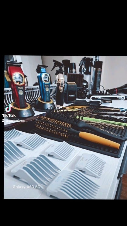 Post 3 by SasBarbers on Instagram (video)