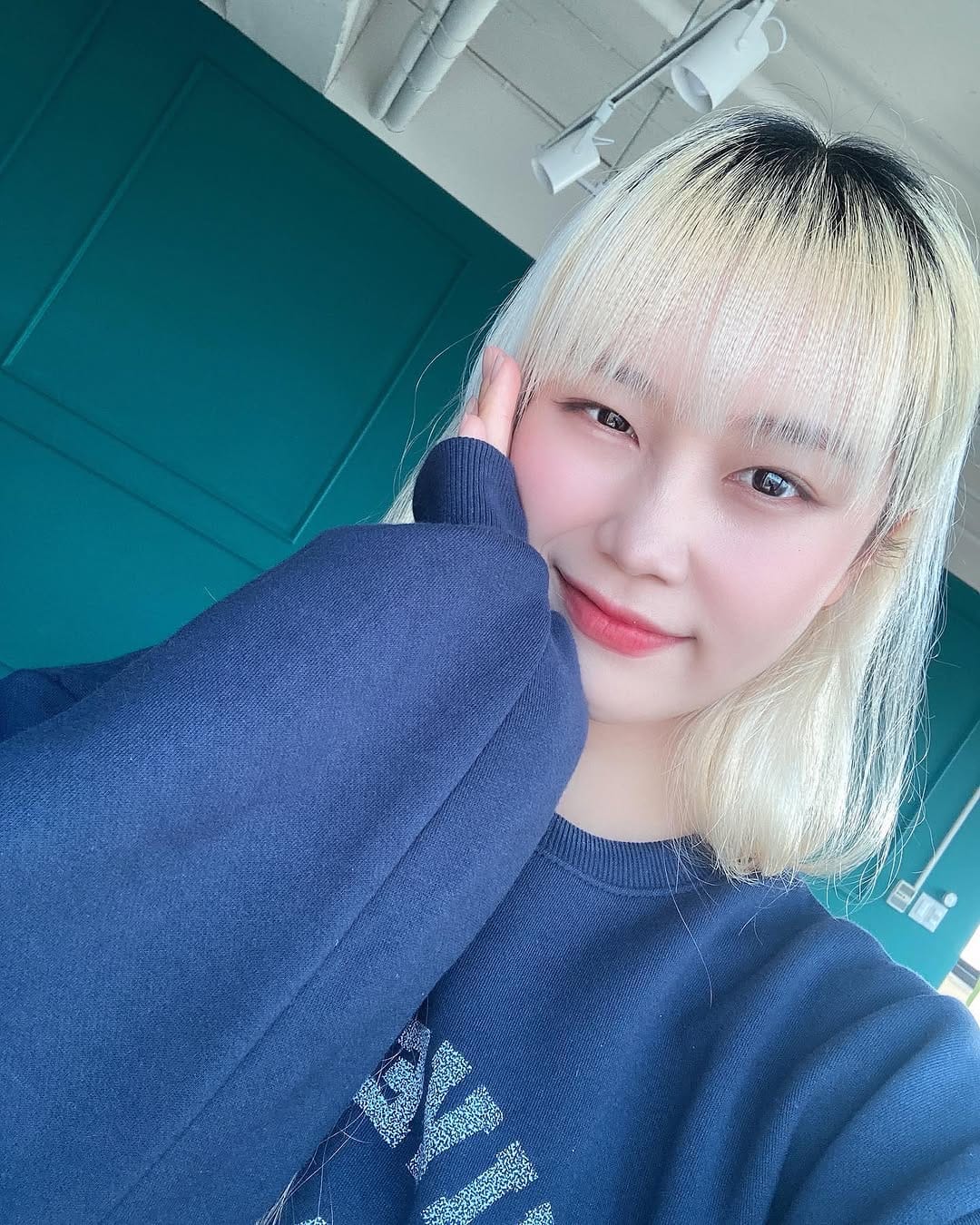 Post 9 by FAVORITE(페이버릿) on Instagram (carousel)