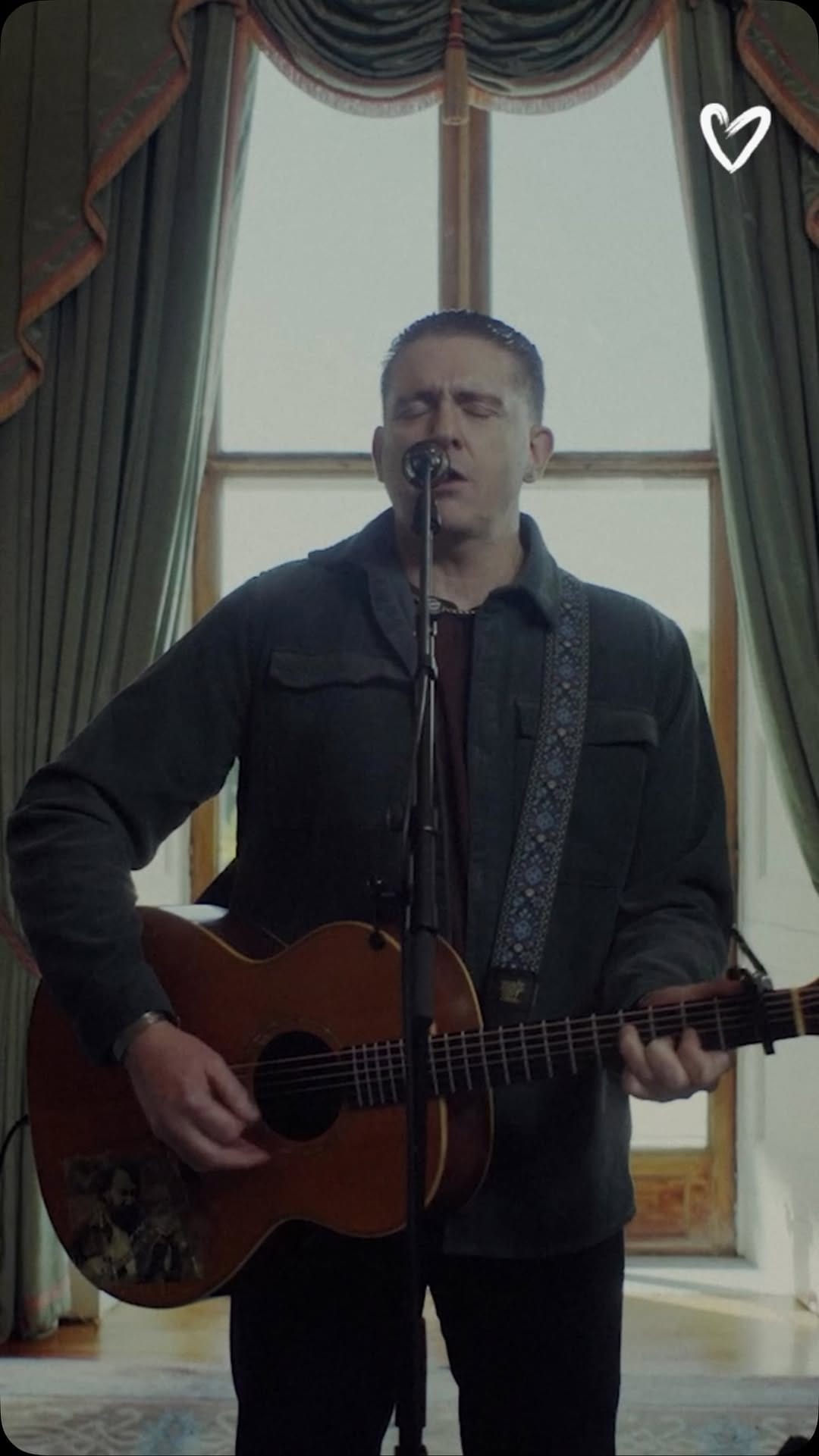 Post 3 by DAMIEN DEMPSEY on Instagram (video)