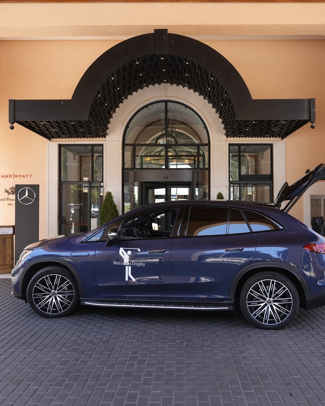 Post 6 by Mercedes-Benz España on Instagram (carousel)