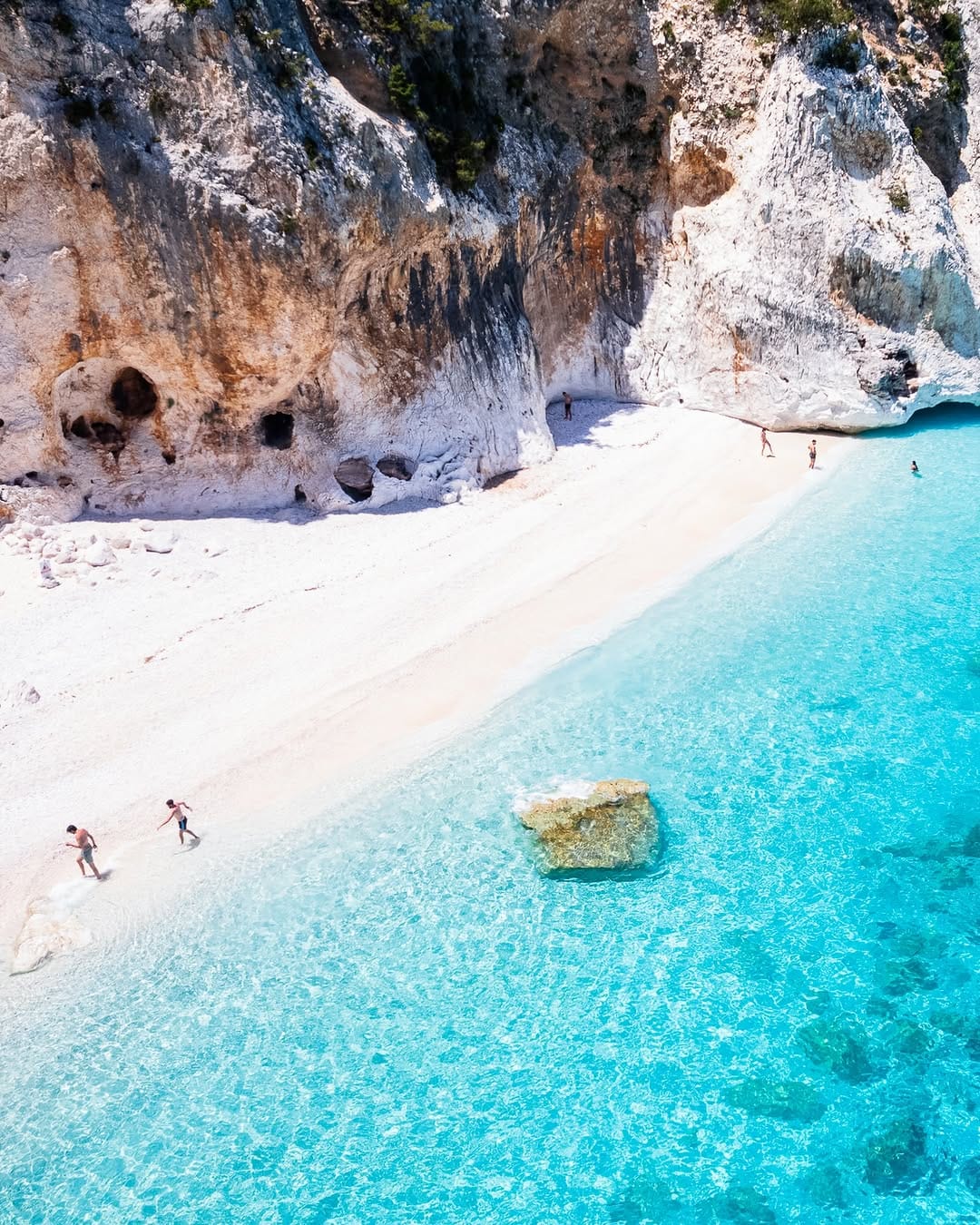 Post 4 by 𝗠𝗮𝗿𝗰𝗼 𝗠𝘂𝗿𝗿𝘂 - Sardinia on Instagram (carousel)