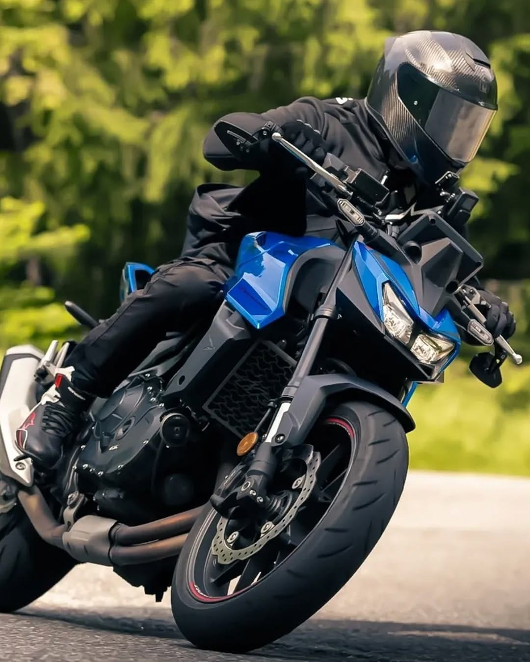 Post 3 by Honda Moto Suisse/Schweiz on Instagram (carousel)