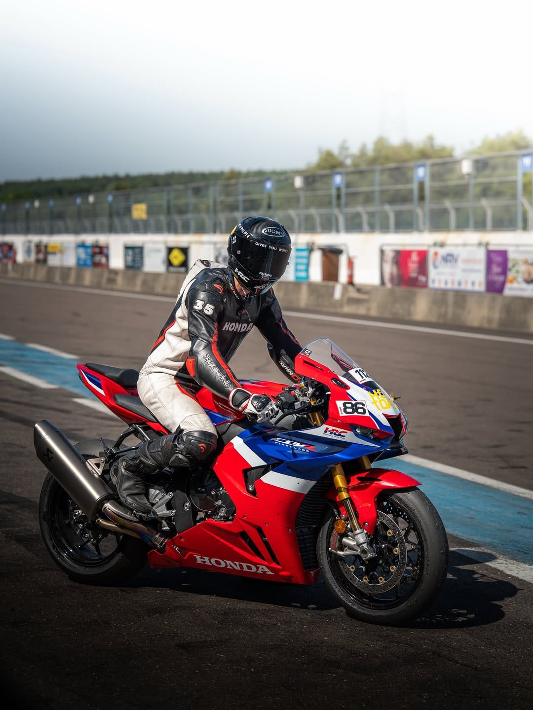 Post 6 by Honda Moto Suisse/Schweiz on Instagram (carousel)