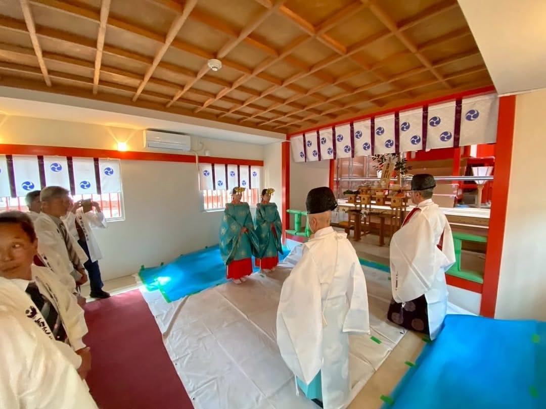 Post 8 by 高塚熊野神社【公式】 on Instagram (carousel)