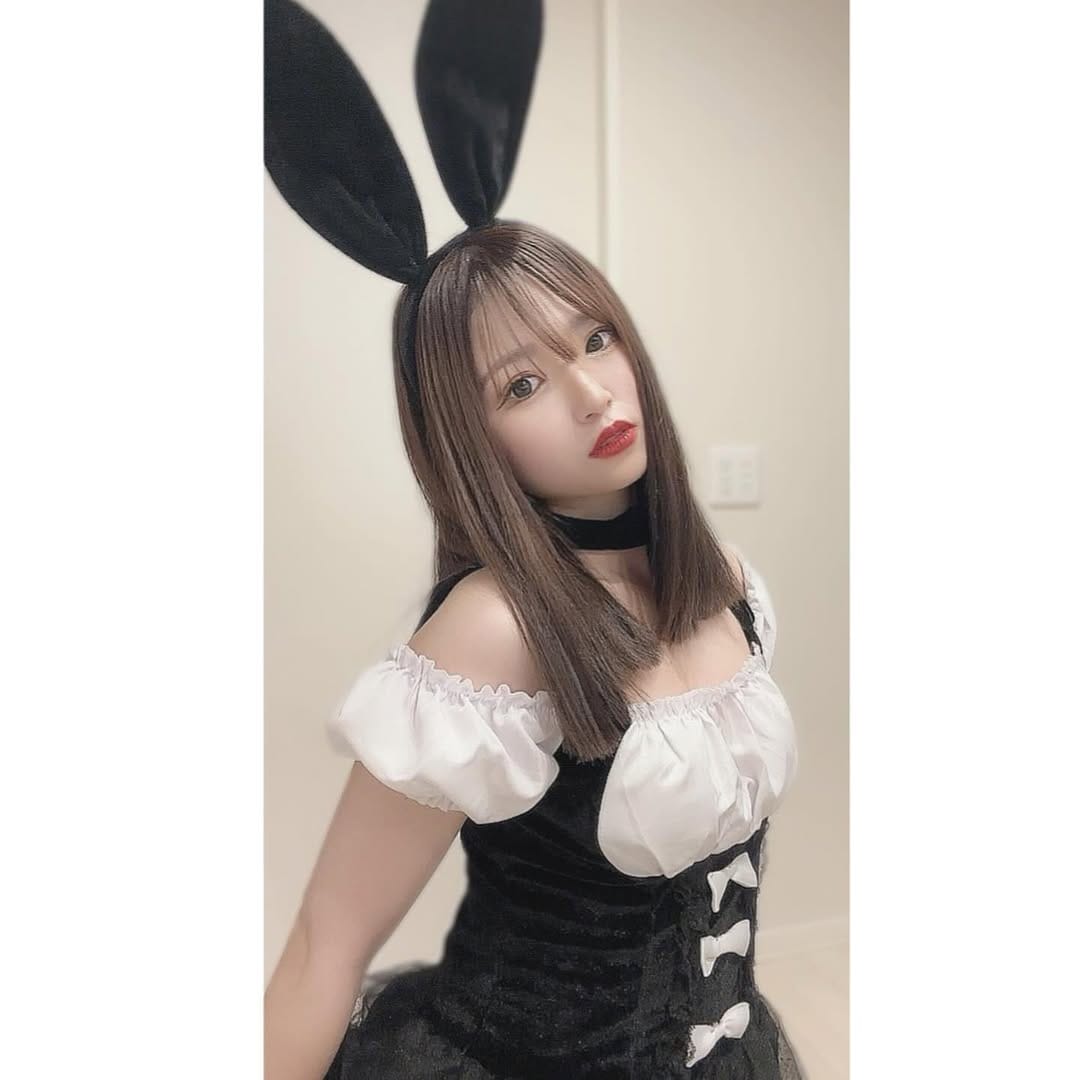 Post 4 by りおぴよ． on Instagram (carousel)