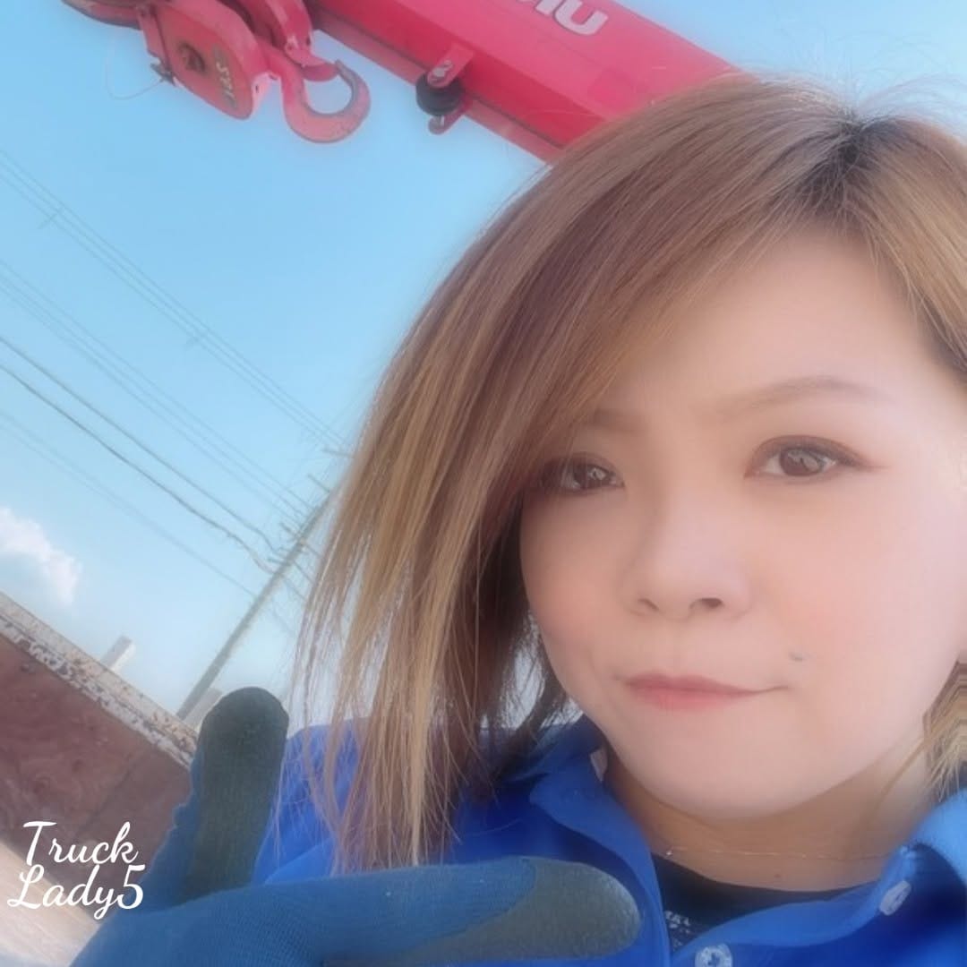 Post 9 by Truck Lady5 トラックレディーゴー on Instagram (carousel)