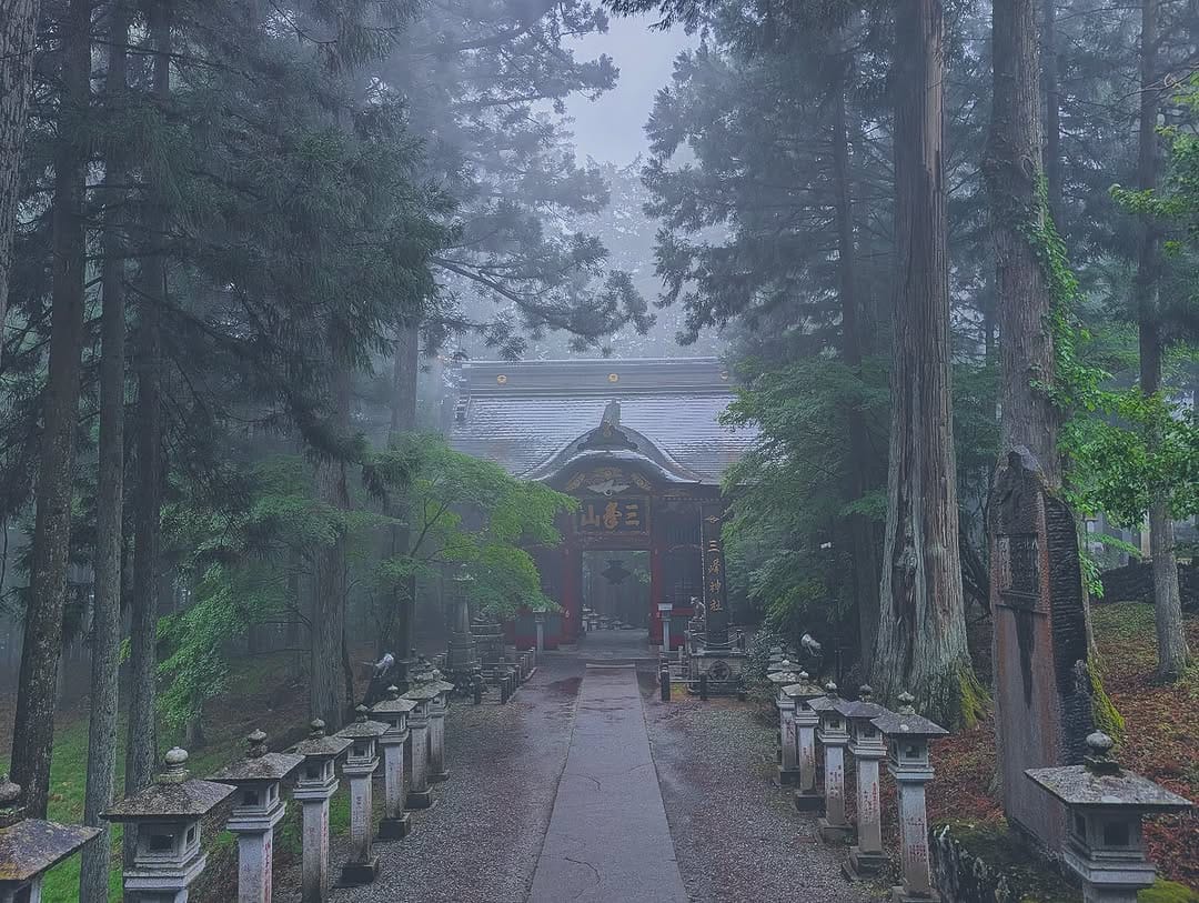 Post 4 by 三峯神社 on Instagram (image)