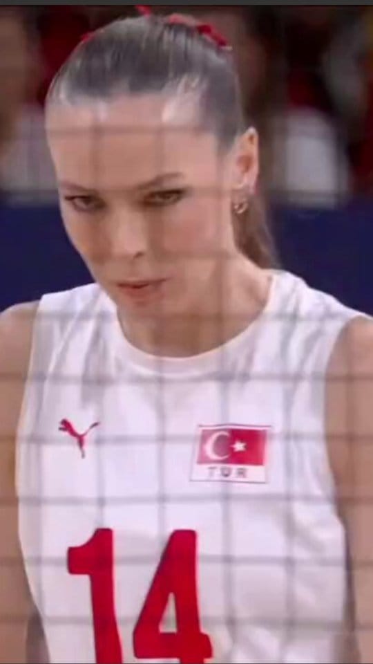 Post 7 by Efe Mandıracıı on Instagram (video)