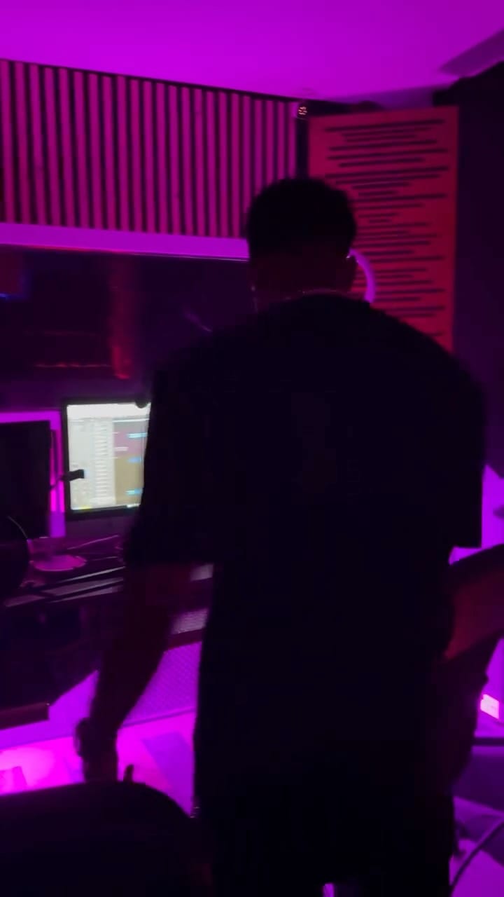 Post 6 by ARYII on Instagram (video)