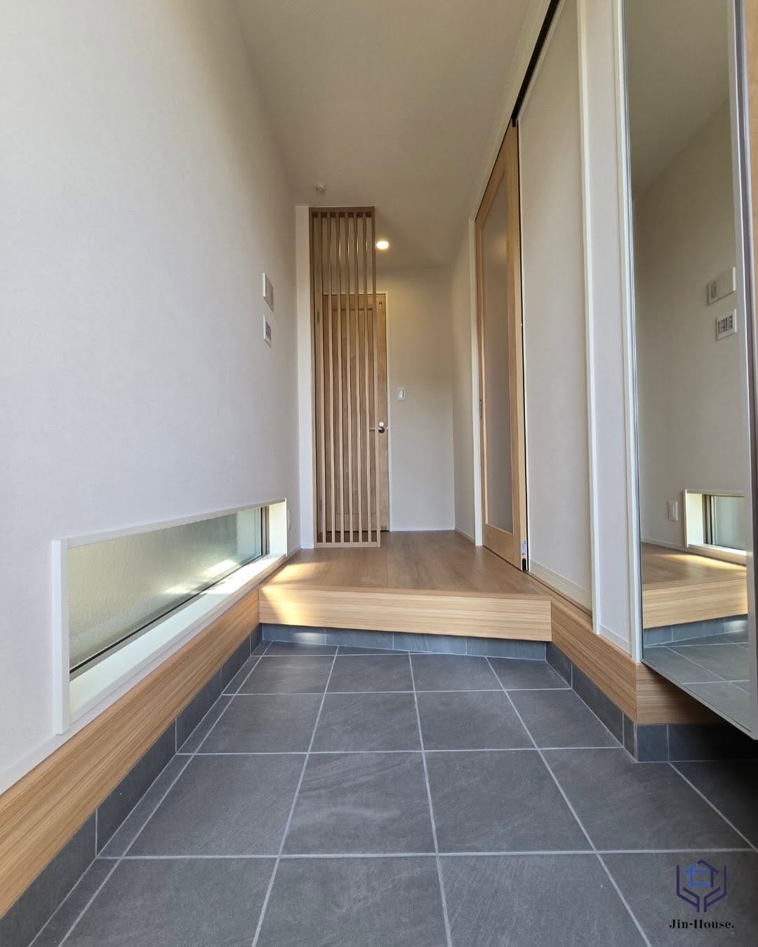 Post 6 by Jin-House ［大阪北摂の注文住宅/新築/工務店/新築戸建］ on Instagram (carousel)