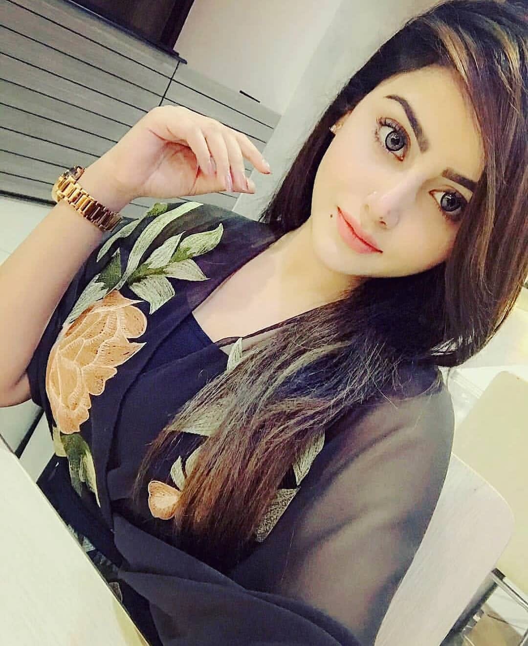 Post 2 by ❤Priya Dixit❤ on Instagram (image)