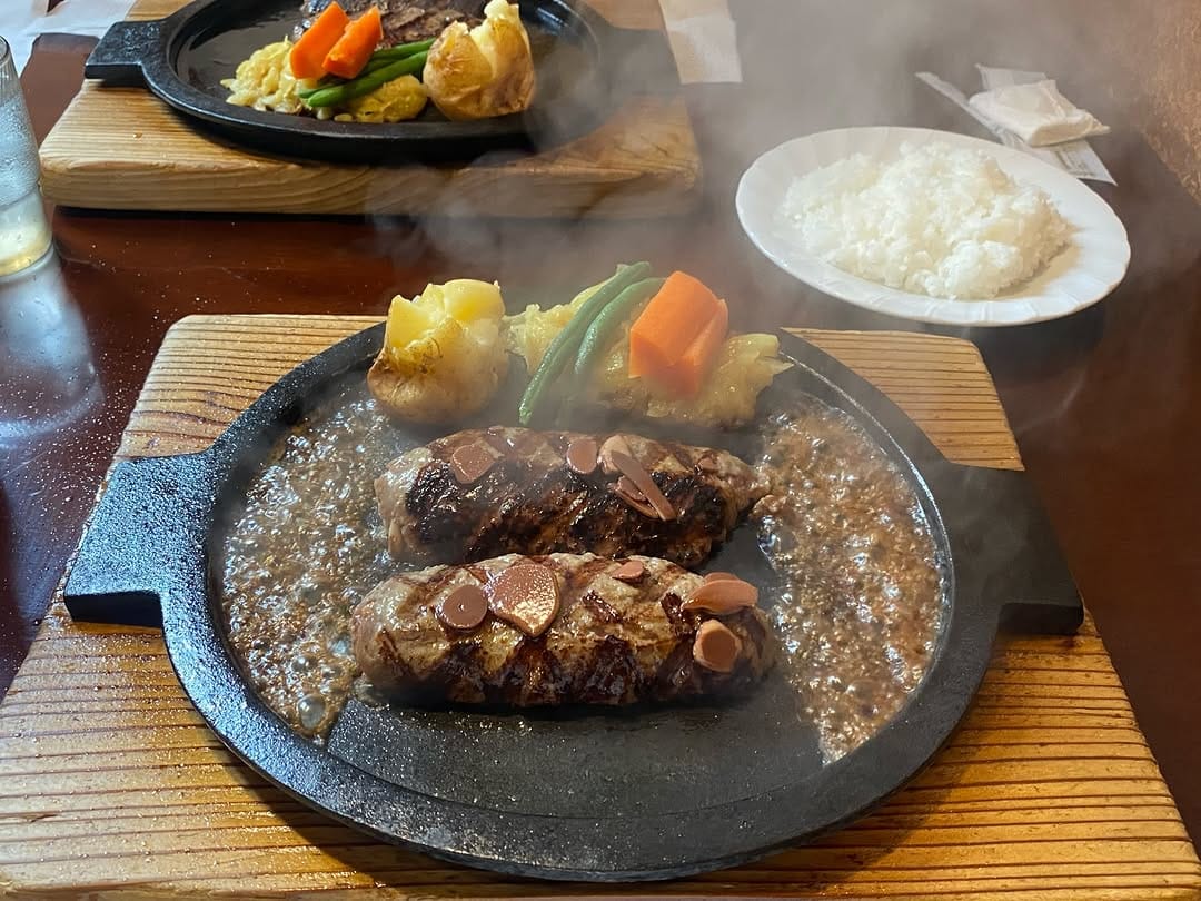 Post 8 by 有限会社　夢咲　〜不動産仲介　手数料無料事業〜Tamate Tetsuo on Instagram (carousel)