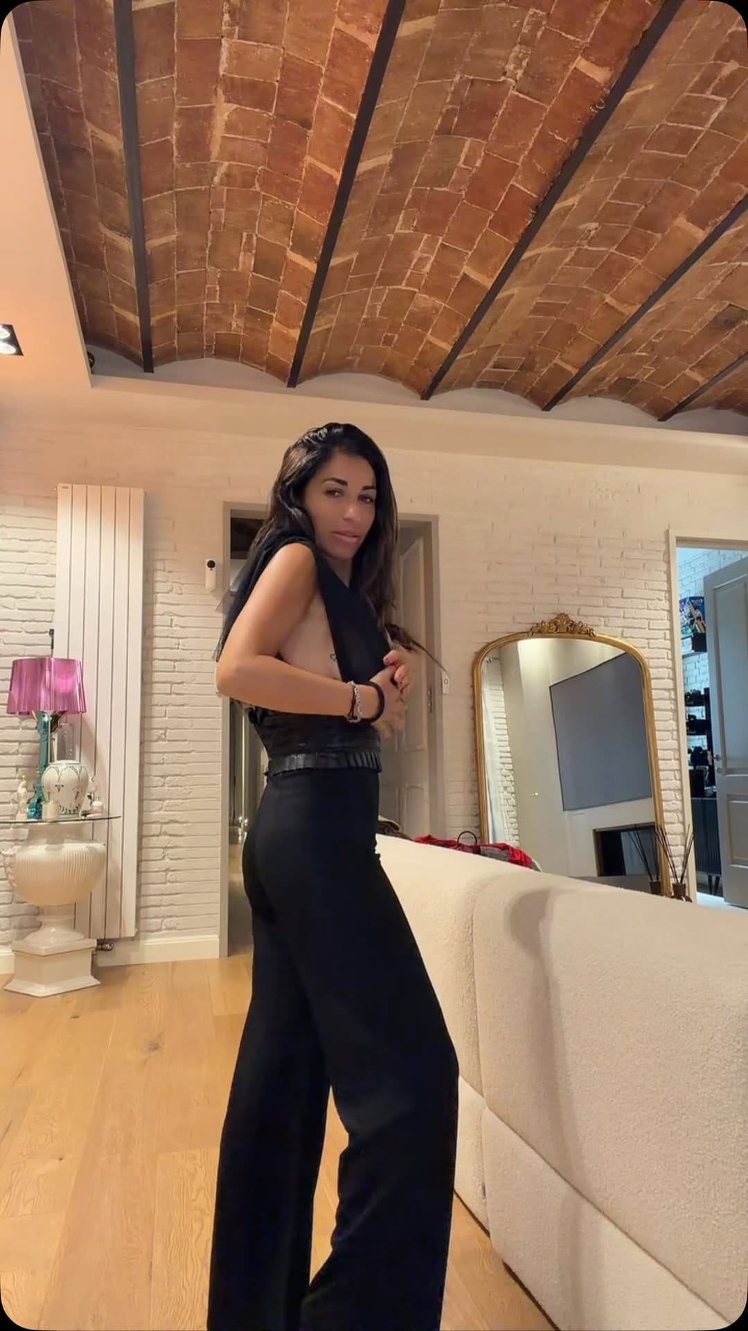 Post 4 by Anní in Barcelona on Instagram (video)