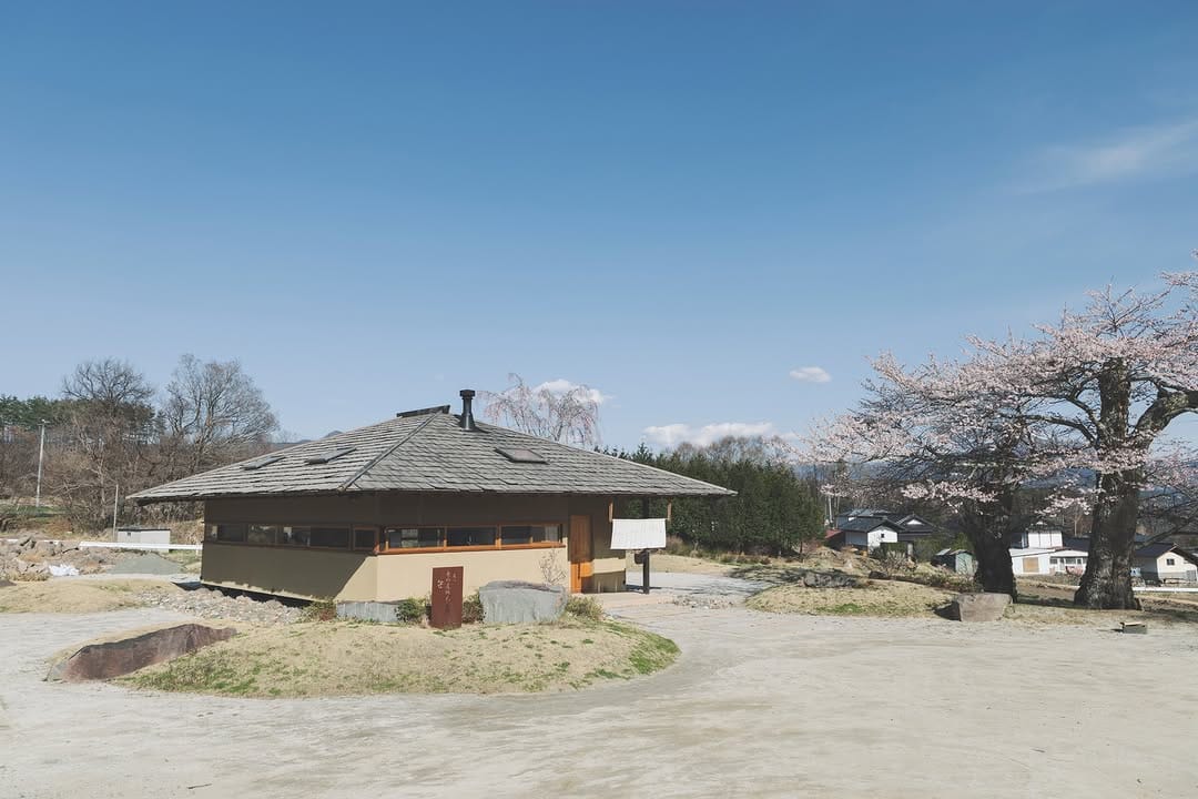 Post 7 by 素朴屋株式会社 _暮らしの風景をつくる建築 on Instagram (carousel)