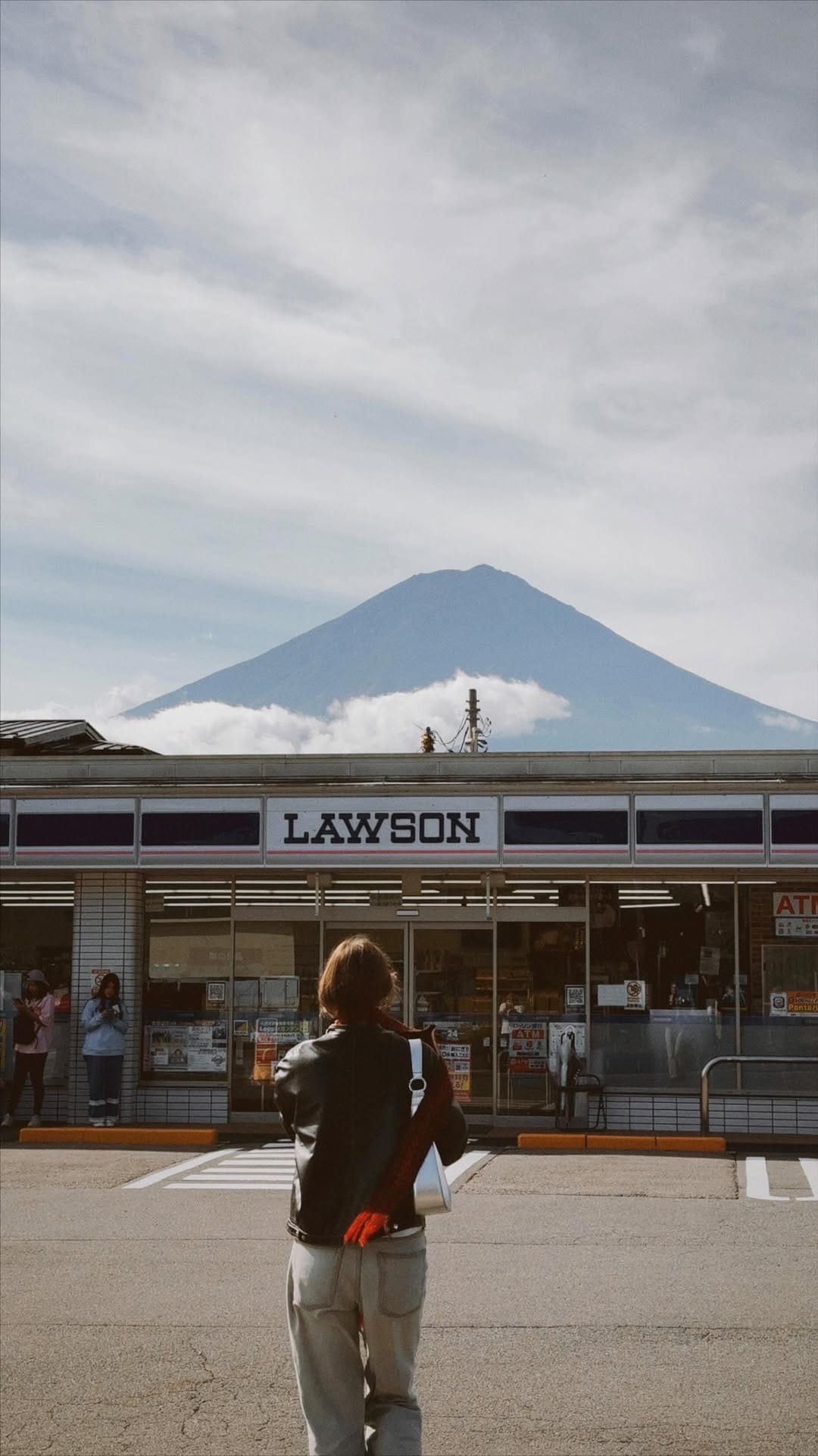 Post 4 by Lisa Zhadenova on Instagram (video)