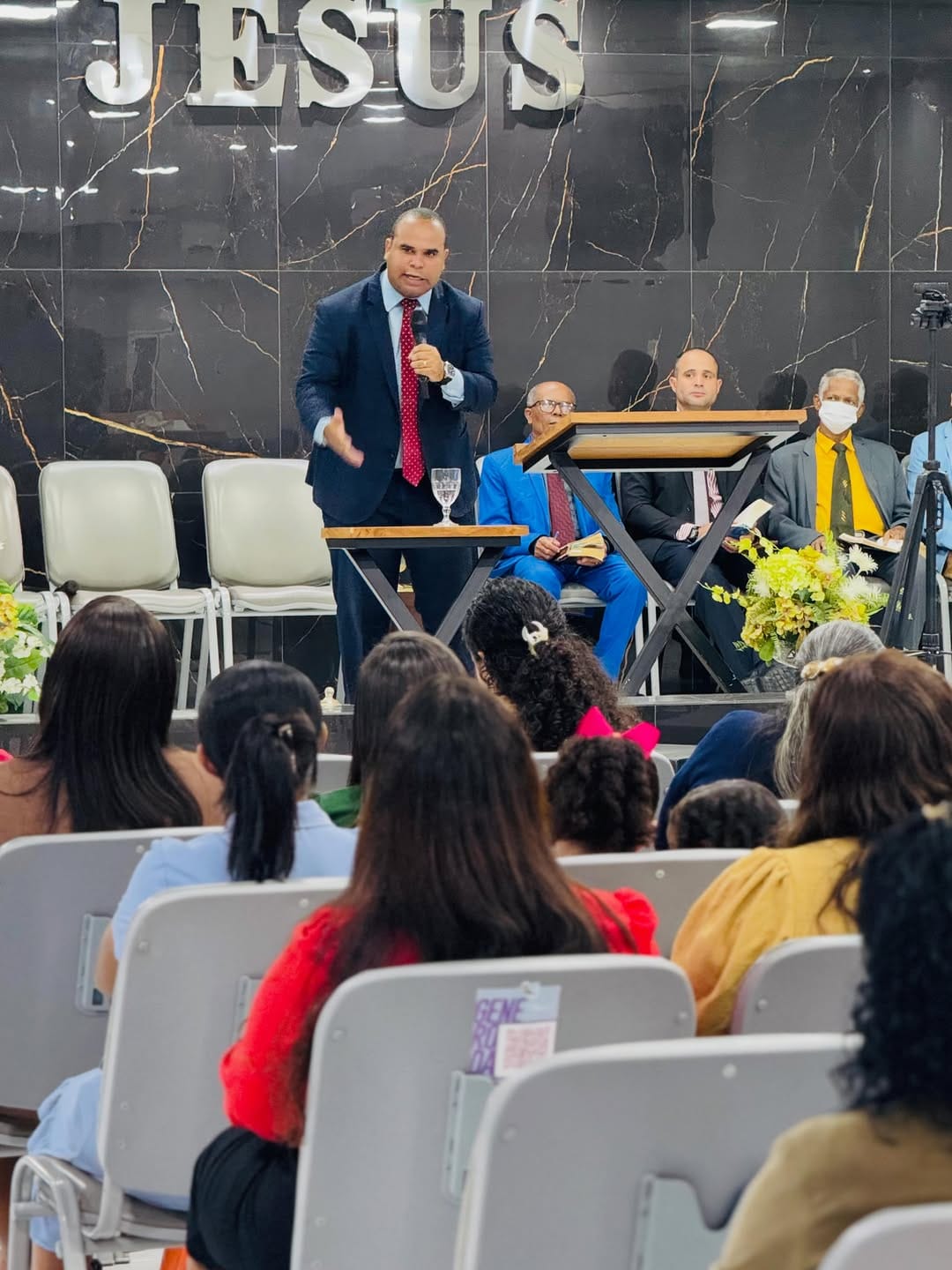 Post 6 by Igreja Rede Esperança em Sirinhaém on Instagram (carousel)