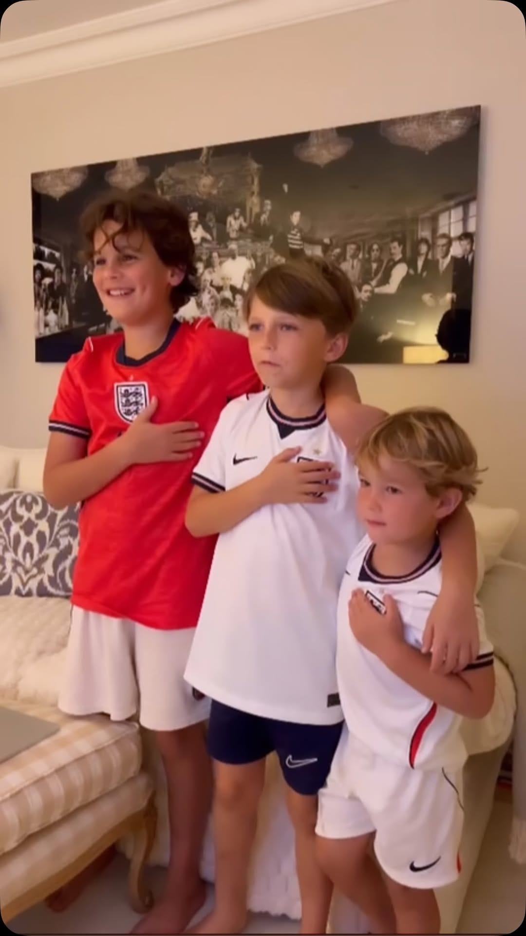 Post 4 by Samantha Faiers on Instagram (video)