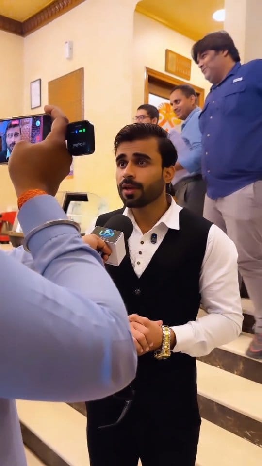 Post 6 by OMKAR SHARMA on Instagram (video)