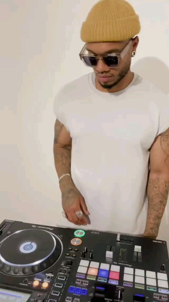 Post 2 by THE FIVE BB'S on Instagram (video)