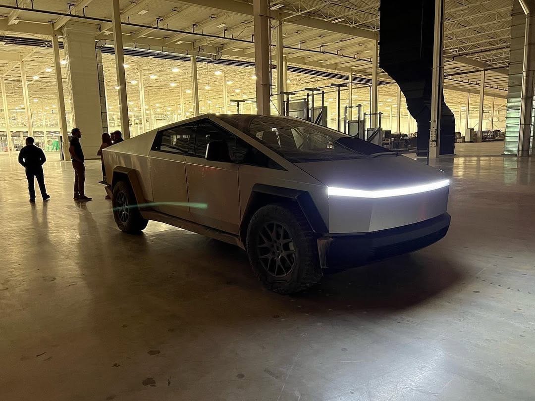 Post 1 by Tesla News and Content | 43K📈 on Instagram (carousel)