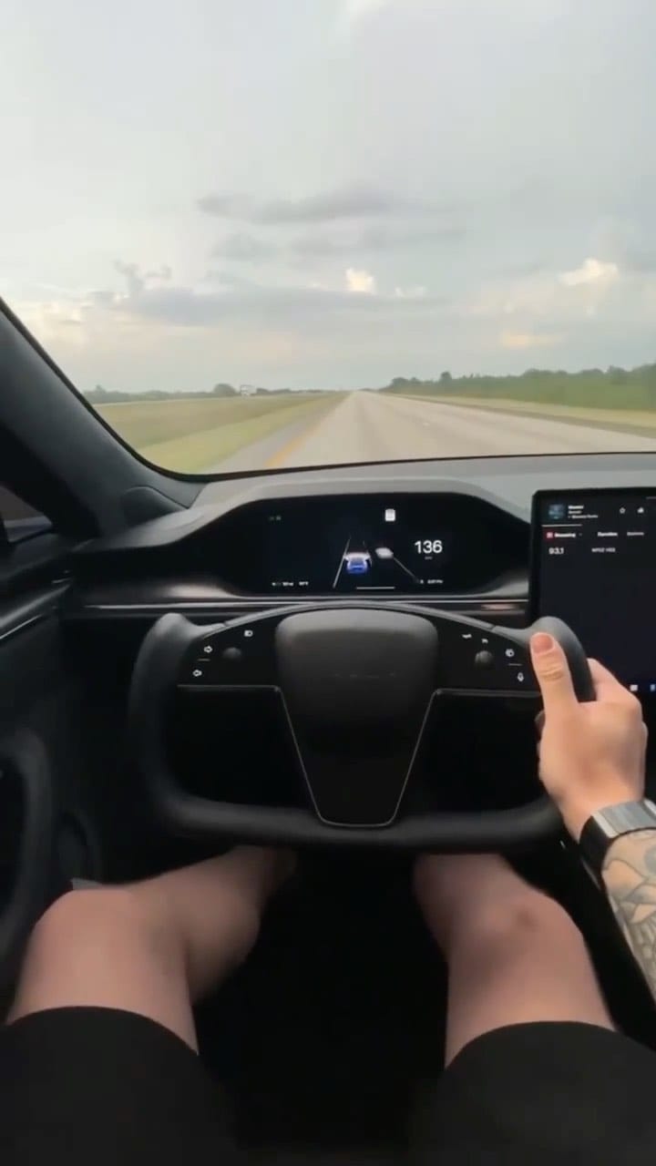 Post 5 by Tesla News and Content | 43K📈 on Instagram (video)