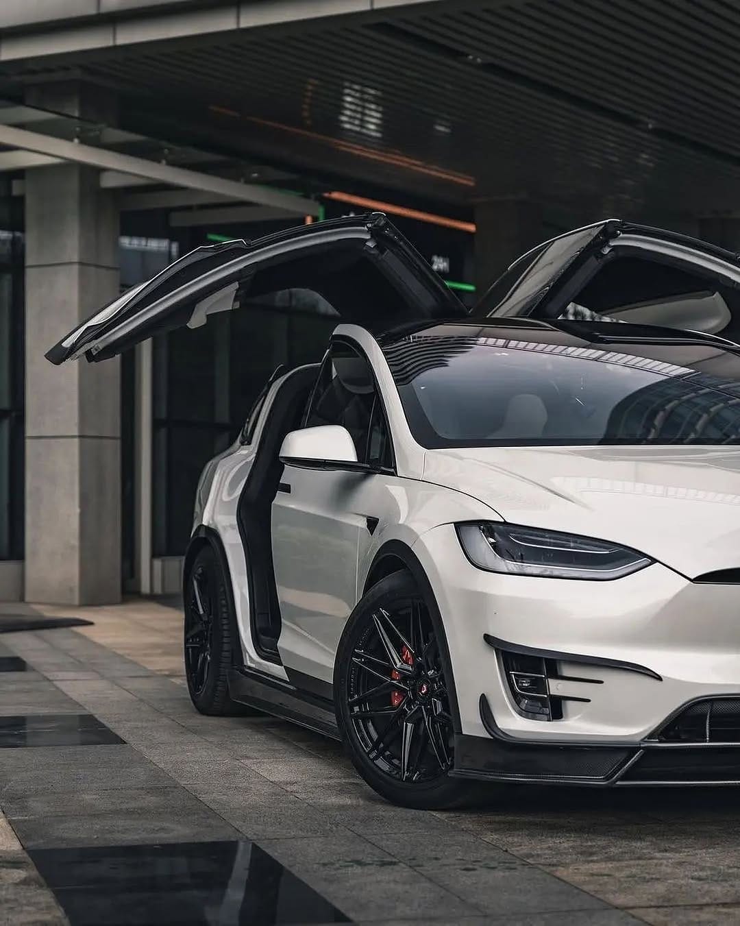 Post 10 by Tesla News and Content | 43K📈 on Instagram (image)