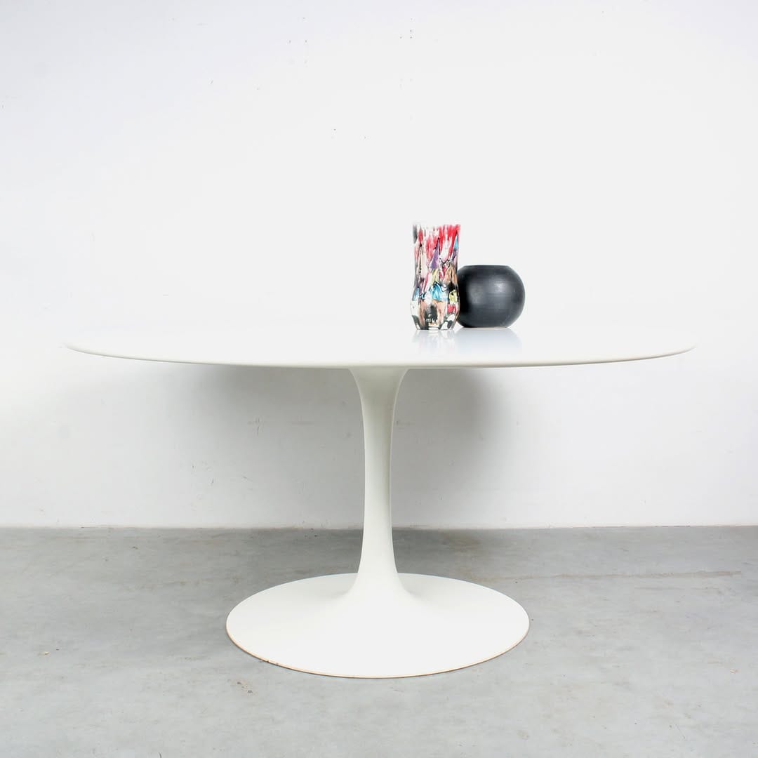 Post 10 by Vintage design furniture/lamps on Instagram (image)